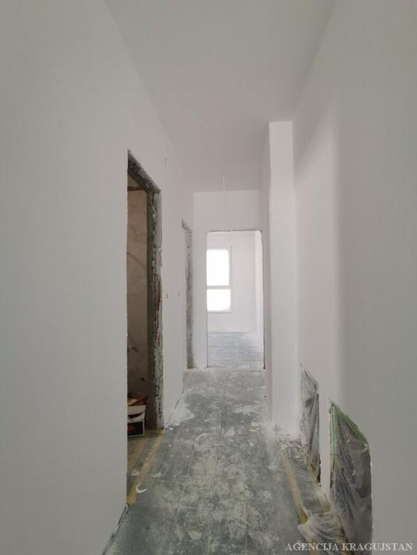 Slika 10 - Četvorosoban, 81m2, sa terasom, ima lift