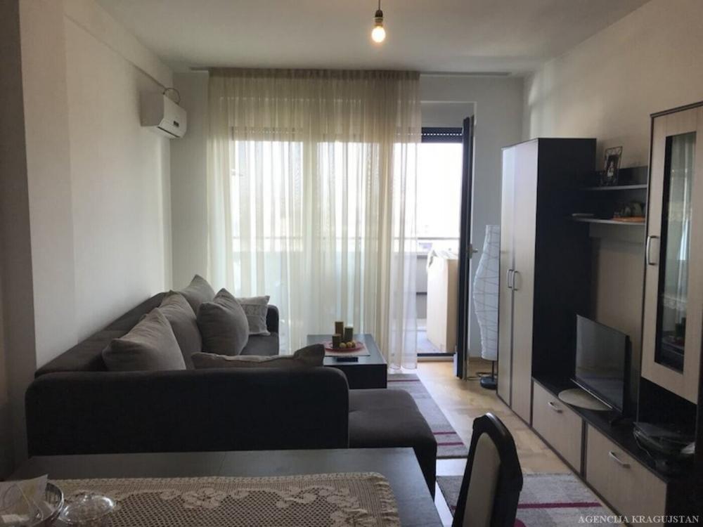 Slika 1 - Jednoiposoban, 45m2, sa terasom, ima lift