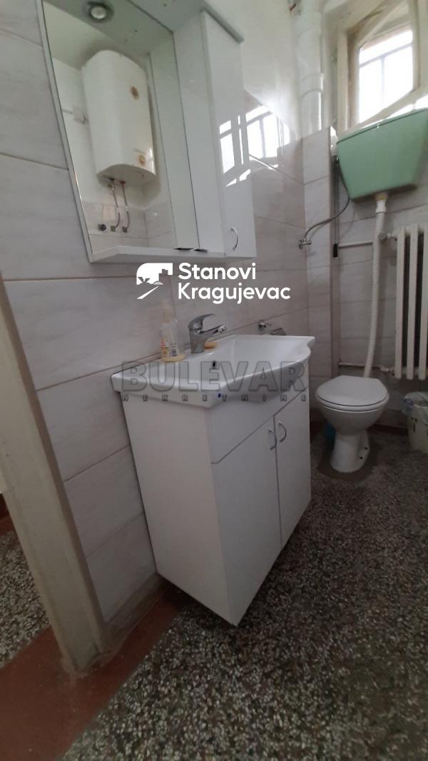 Slika 4 - Dvoiposoban, 58m2, Dr Zorana Đinđića Kragujevac, sa parkingom