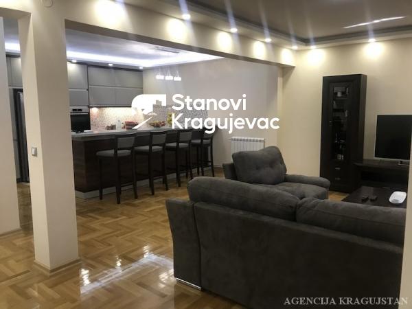 Slika 2 - Četvorosoban, 148m2, sa terasom, ima lift