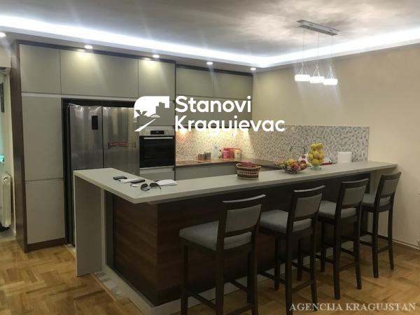 Slika 7 - Četvorosoban, 148m2, sa terasom, ima lift