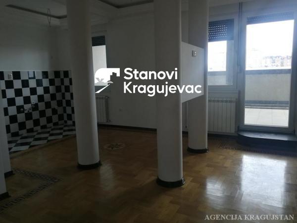 Slika 1 - Jednosoban, 170m2, sa terasom, ima lift