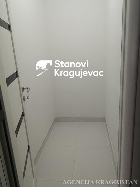 Slika 7 - Jednosoban, 170m2, sa terasom, ima lift