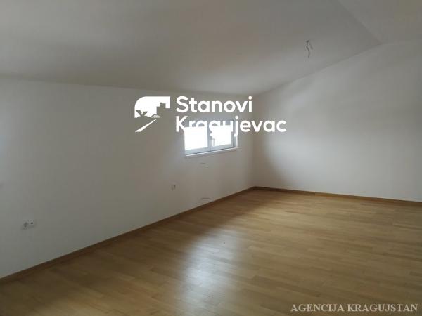 Slika 9 - Jednosoban, 170m2, sa terasom, ima lift