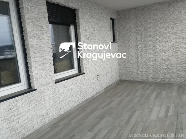 Slika 3 - Jednosoban, 145m2, sa terasom, ima lift