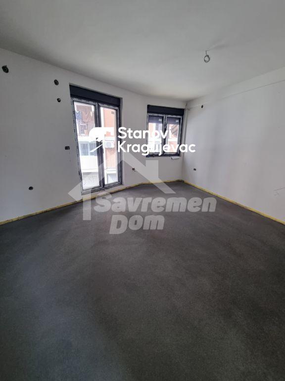 Slika 1 - Trosoban, 59m2, Kragujevac centar Kragujevac