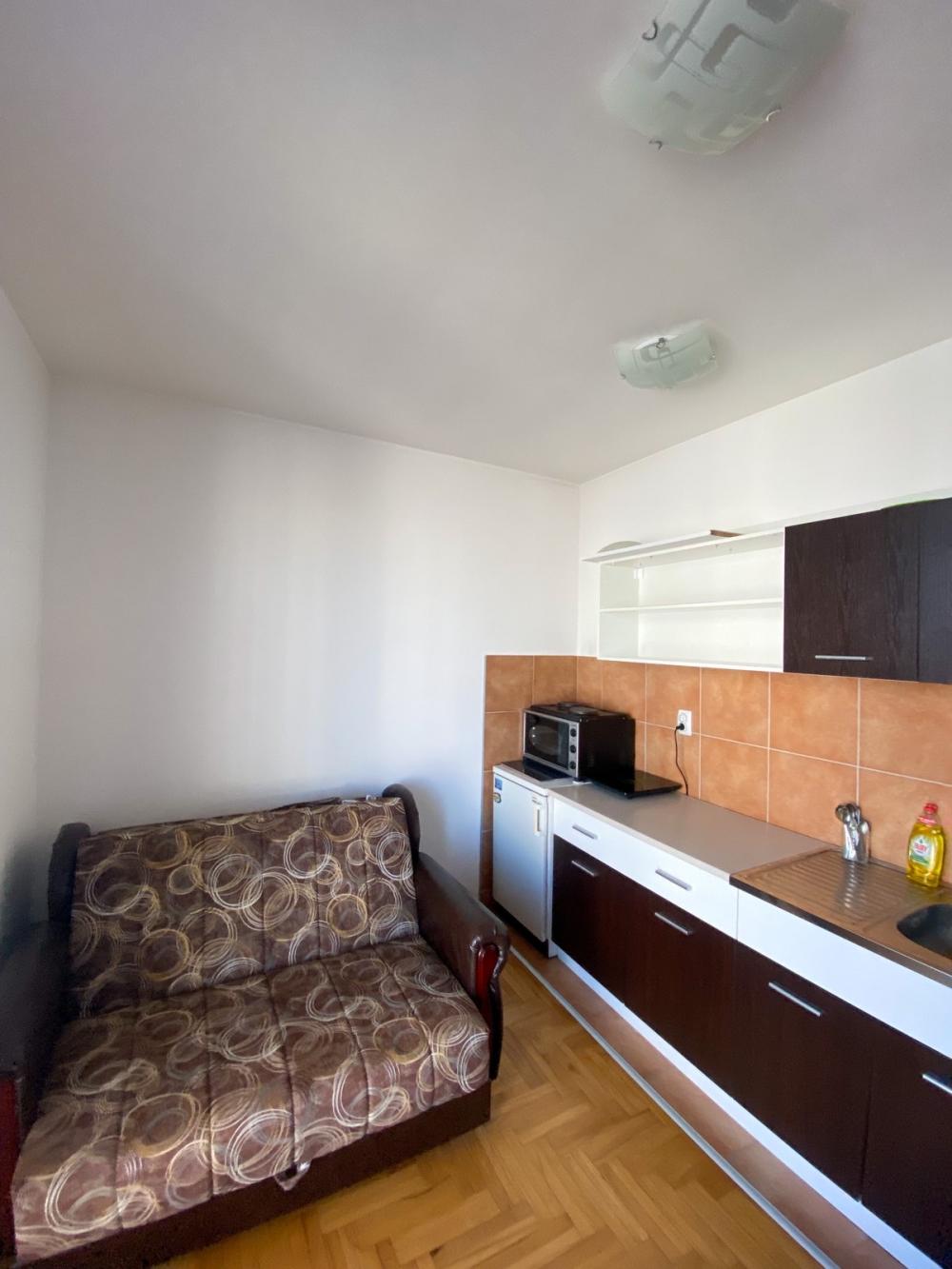 Slika 2 - Nameštena garsonjera na prodaju