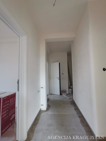 Slika 4 - Troiposoban, 77m2, sa terasom, ima lift