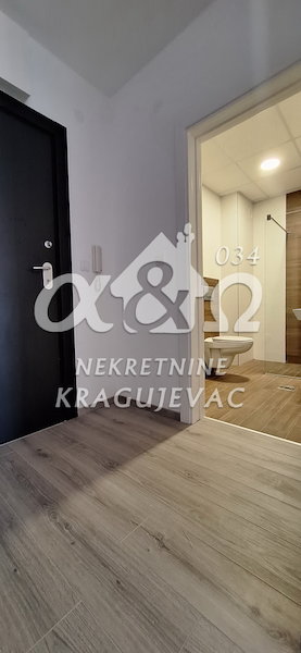 Slika 3 - Jednoiposoban, 104m2, Vašarište Kragujevac, sa terasom