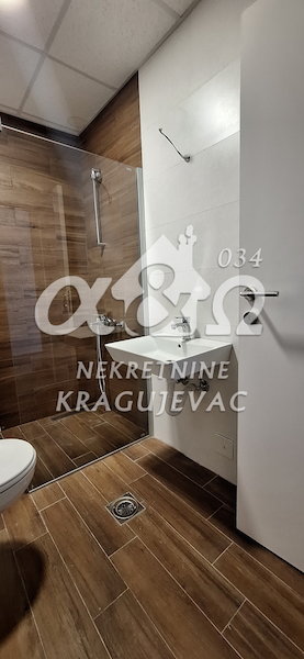 Slika 4 - Jednoiposoban, 104m2, Vašarište Kragujevac, sa terasom