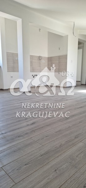 Slika 6 - Jednoiposoban, 104m2, Vašarište Kragujevac, sa terasom