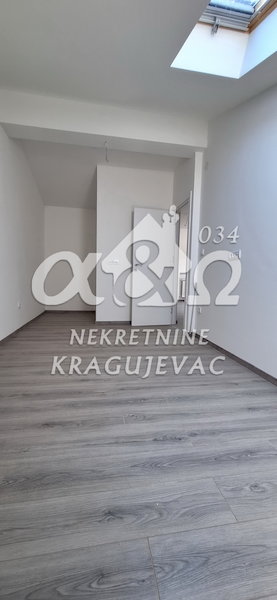 Slika 8 - Jednoiposoban, 104m2, Vašarište Kragujevac, sa terasom