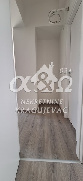 Slika 9 - Jednoiposoban, 104m2, Vašarište Kragujevac, sa terasom