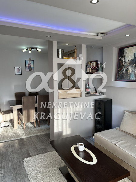 Slika 2 - Trosoban, 66m2, Aerodrom Kragujevac, sa terasom, ima lift