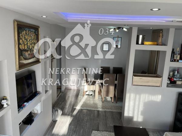 Slika 3 - Trosoban, 66m2, Aerodrom Kragujevac, sa terasom, ima lift