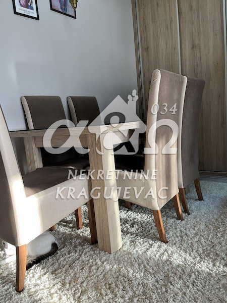 Slika 5 - Trosoban, 66m2, Aerodrom Kragujevac, sa terasom, ima lift