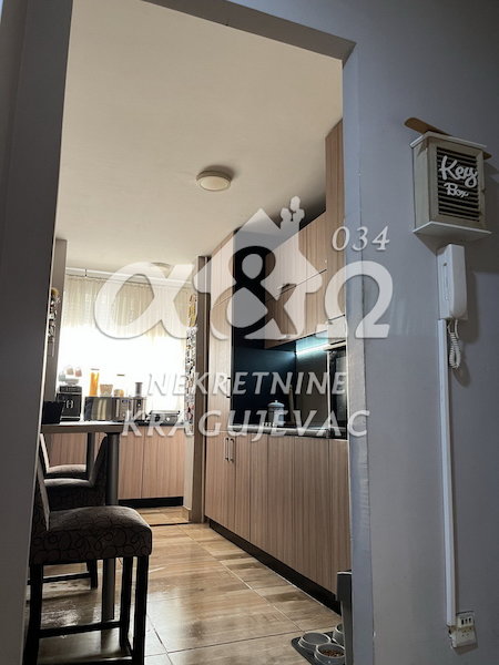 Slika 9 - Trosoban, 66m2, Aerodrom Kragujevac, sa terasom, ima lift