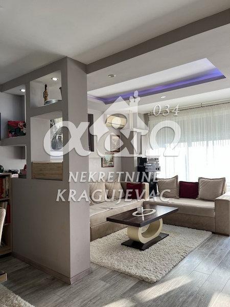 Glavna slika -Trosoban, 66m2, Aerodrom Kragujevac, sa terasom, ima lift