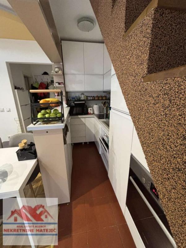 Slika 4 - STAN TROSOBAN 67M2, 3. SPRAT,ERDOGLIJA, NAMEŠTEN, SA GARAŽOM--102.000 E