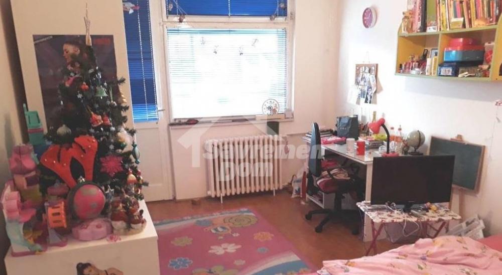 Slika 5 - Trosoban, 73m2, Kragujevac centar Kragujevac, ima lift