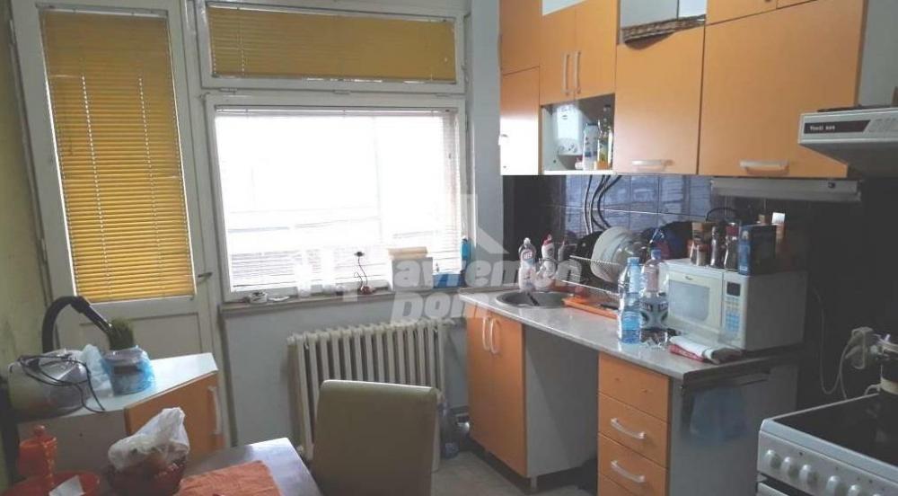 Slika 2 - Trosoban, 73m2, Kragujevac centar Kragujevac, ima lift