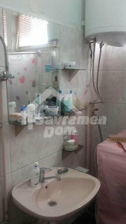 Slika 7 - Trosoban, 73m2, Kragujevac centar Kragujevac, ima lift