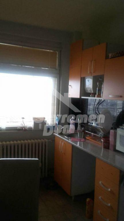 Slika 3 - Trosoban, 73m2, Kragujevac centar Kragujevac, ima lift