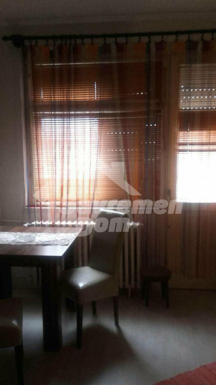 Slika 4 - Trosoban, 73m2, Kragujevac centar Kragujevac, ima lift