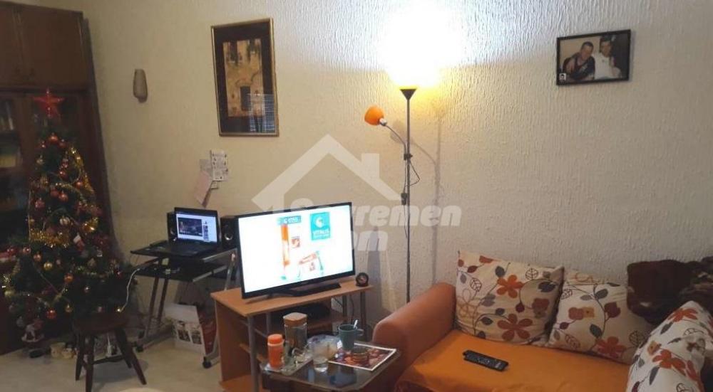 Glavna slika -Trosoban, 73m2, Kragujevac centar Kragujevac, ima lift