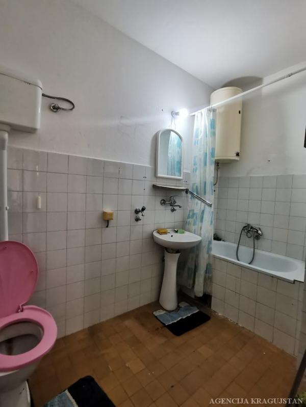 Slika 7 - Dvosoban, 70m2, Aerodrom Kragujevac, sa terasom