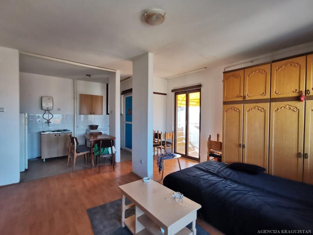 Slika 2 - Dvosoban, 70m2, Aerodrom Kragujevac, sa terasom