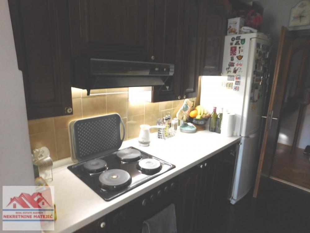 Slika 4 - LUX STAN 151M2, VAŠARIŠTE KOD PARKA, 3. SPRAT, --186000