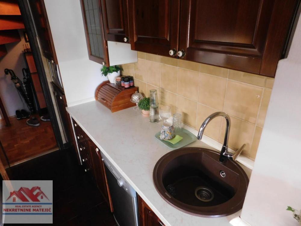 Slika 6 - LUX STAN 151M2, VAŠARIŠTE KOD PARKA, 3. SPRAT, --186000