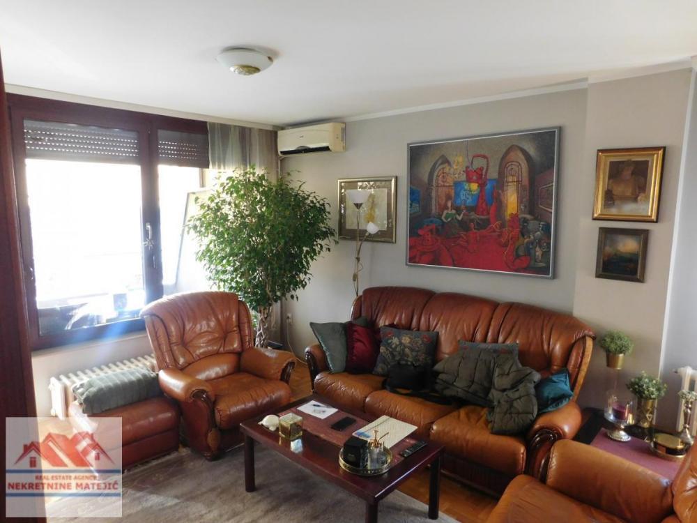 Glavna slika -LUX STAN 151M2, VAŠARIŠTE KOD PARKA, 3. SPRAT, --186000