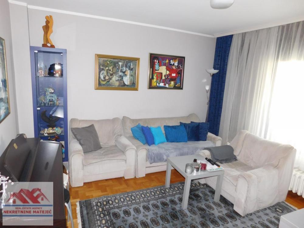 Slika 8 - LUX STAN 151M2, VAŠARIŠTE KOD PARKA, 3. SPRAT, --186000