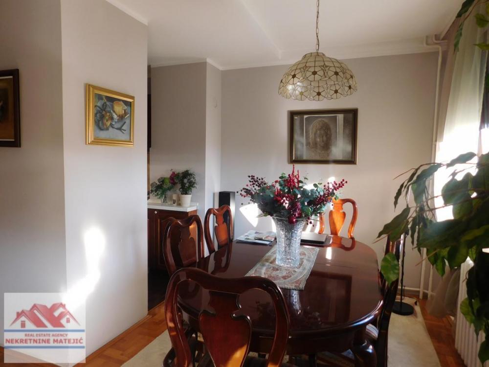 Slika 2 - LUX STAN 151M2, VAŠARIŠTE KOD PARKA, 3. SPRAT, --186000