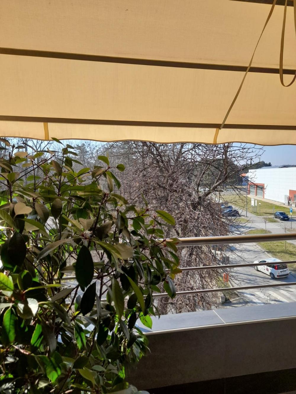 Slika 4 - Četvorosoban, 151m2, Kralja Milana IV Kragujevac, sa terasom, sa parkingom