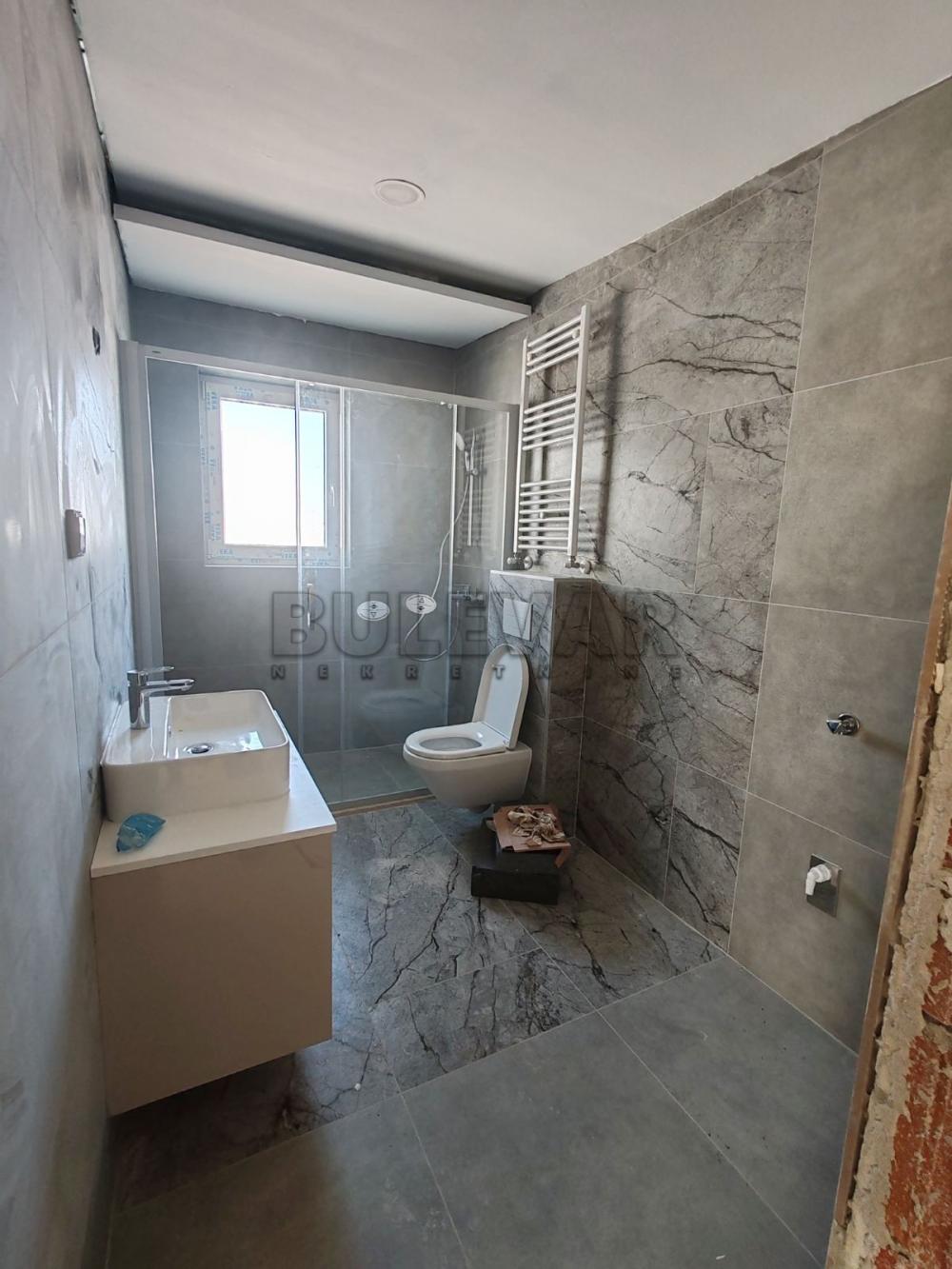 Slika 6 - Četvorosoban, 120m2, Dragoljuba Milovanovića Bene Kragujevac, ima lift