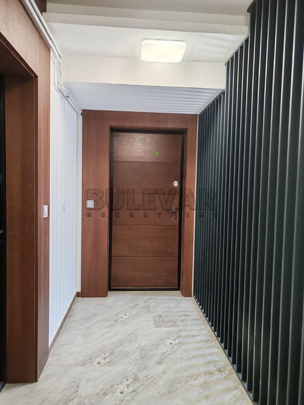 Slika 8 - Četvorosoban, 120m2, Dragoljuba Milovanovića Bene Kragujevac, ima lift